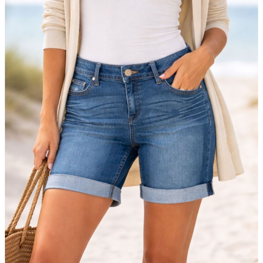 a.n.a Denim Jean Shorts Womens 8P Petite Cuffed Stretch Mid Rise Blue Casual
